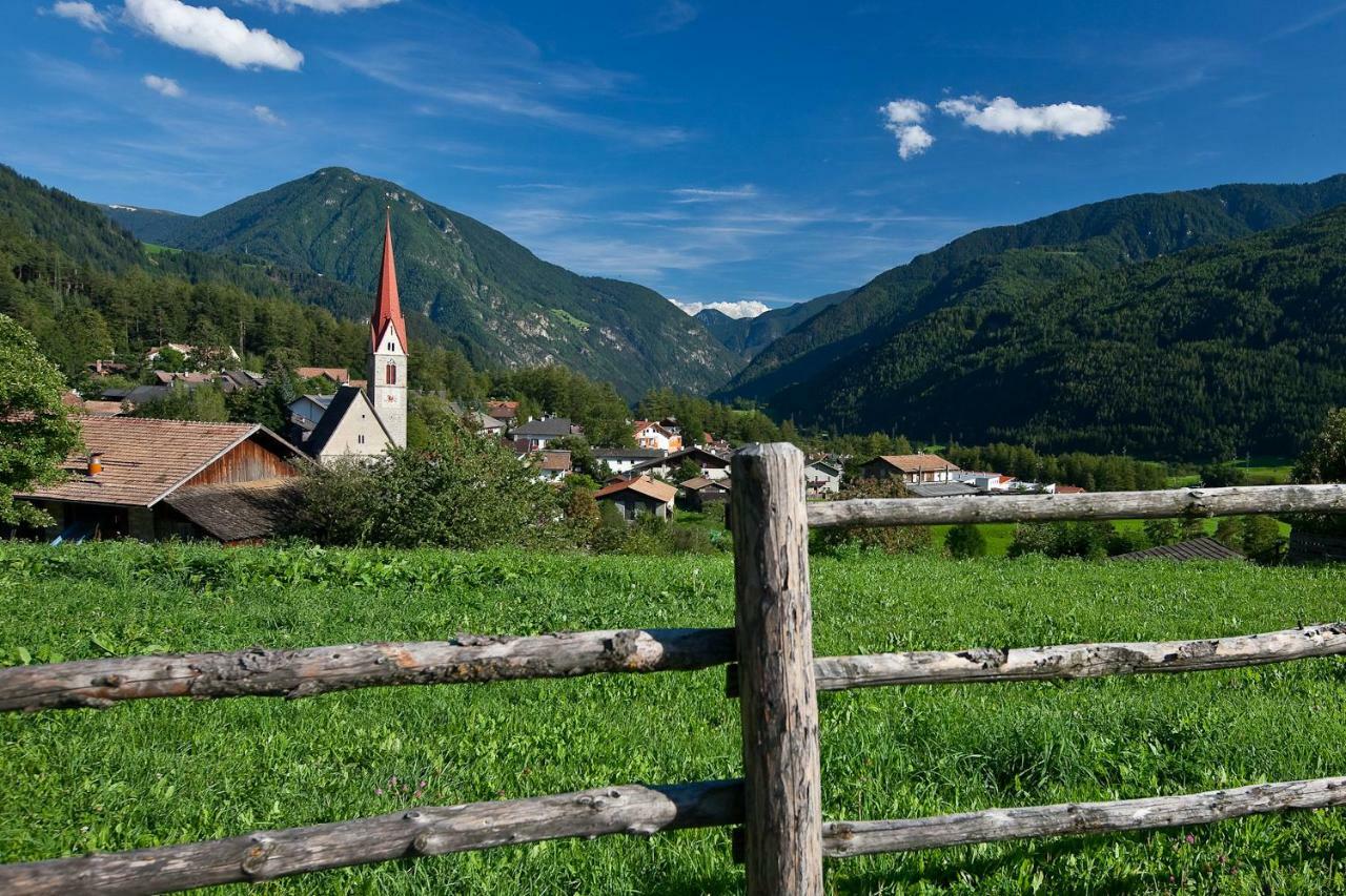 Historic Guesthouse Bircher B&B Apartments Near Sterzing Campo di Trens Exterior foto